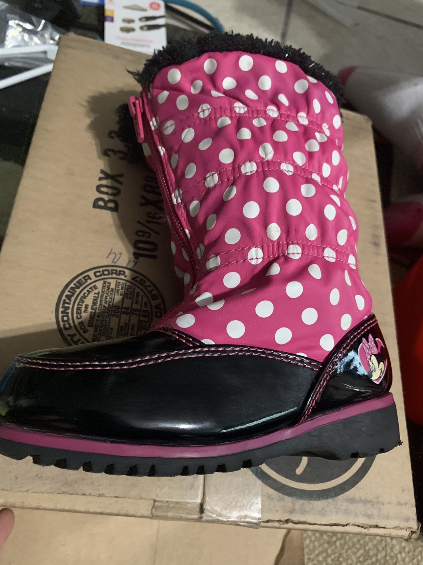 Minnie Mouse toddler Snow boots size 8