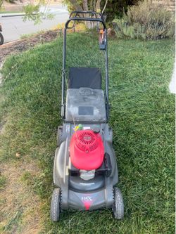 Running Honda Lawn mower HRX217 RWD Commercial
