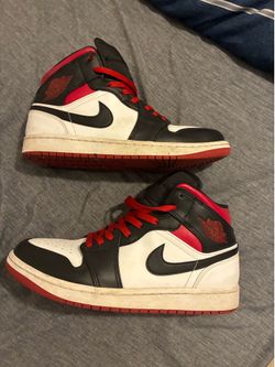 Nike Air Jordan 1 Mid size 9.5