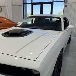 2015 Dodge Challenger 392 SCAT PACK, shaker Hood White w/black Interior