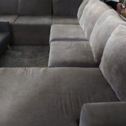 Sectional/Sofa