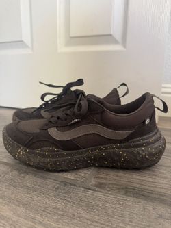 Vans Ultra range M6/W7.5