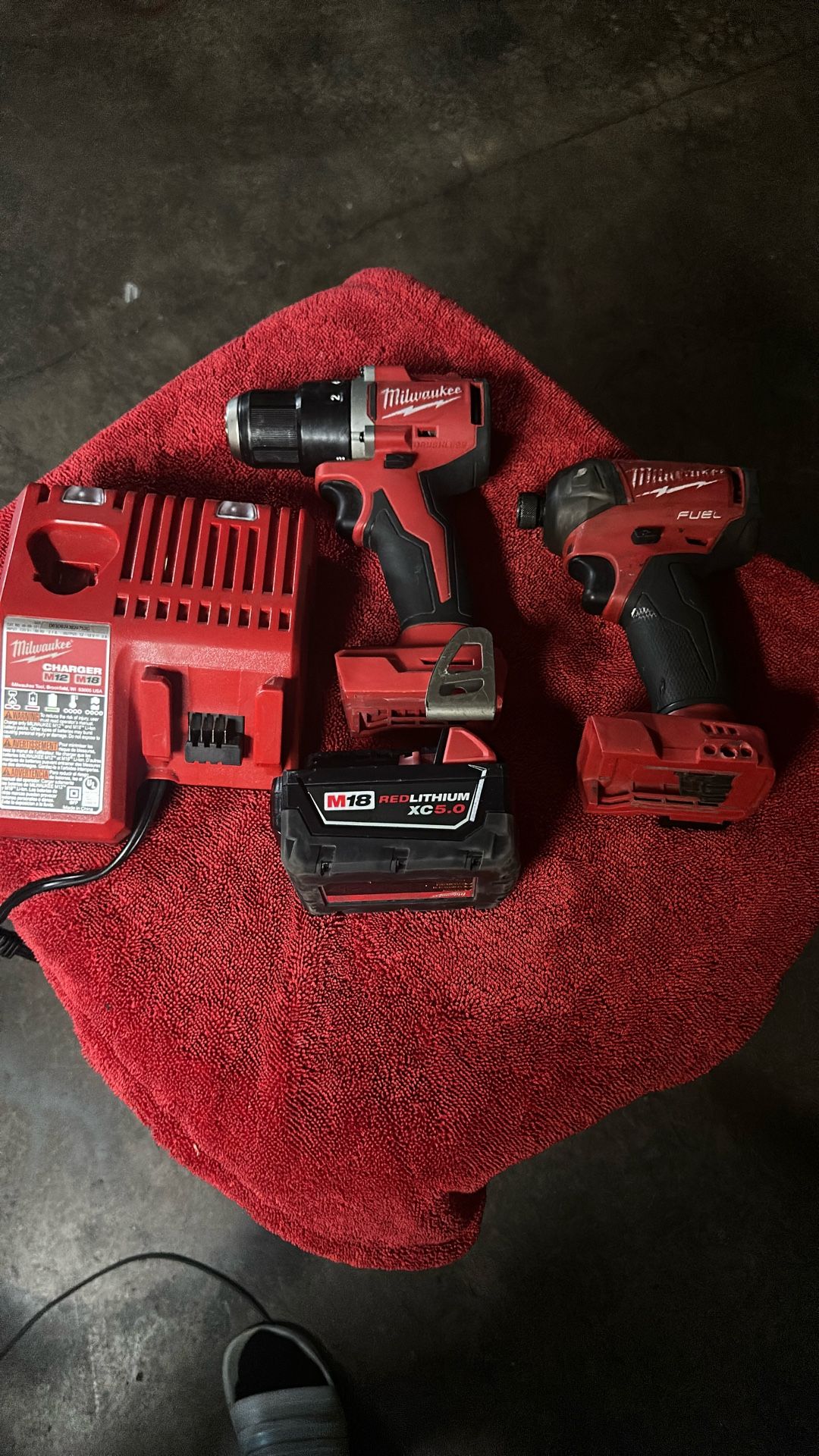 Milwaukee Battery 5.0 : Charger : And 2 Drills