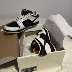 Nike SB Dunk TIGHTBOOTH