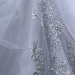 One Shoulder Vera Wang Wedding dress **read Description 