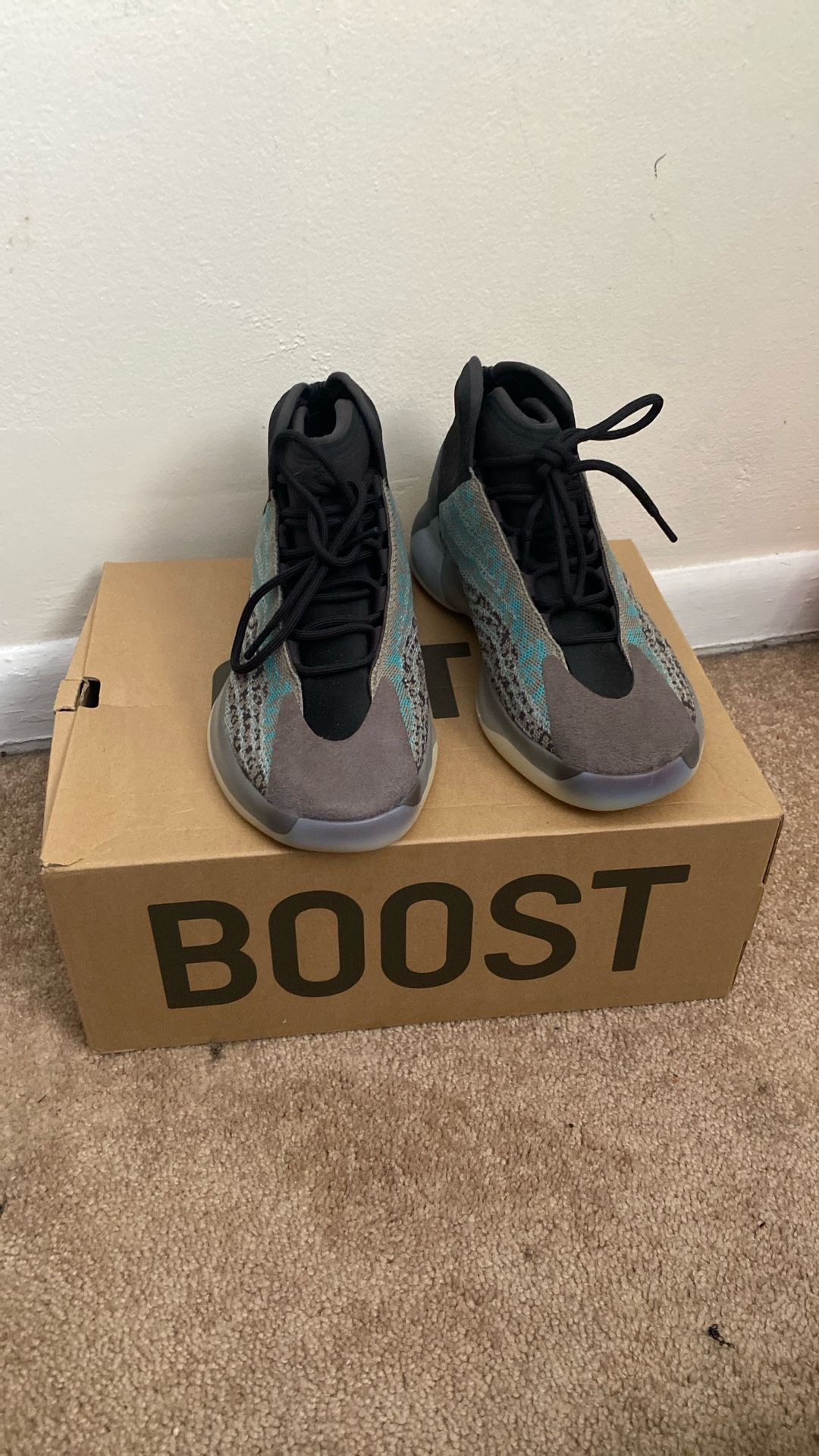 YEEZY QNTM BOOST