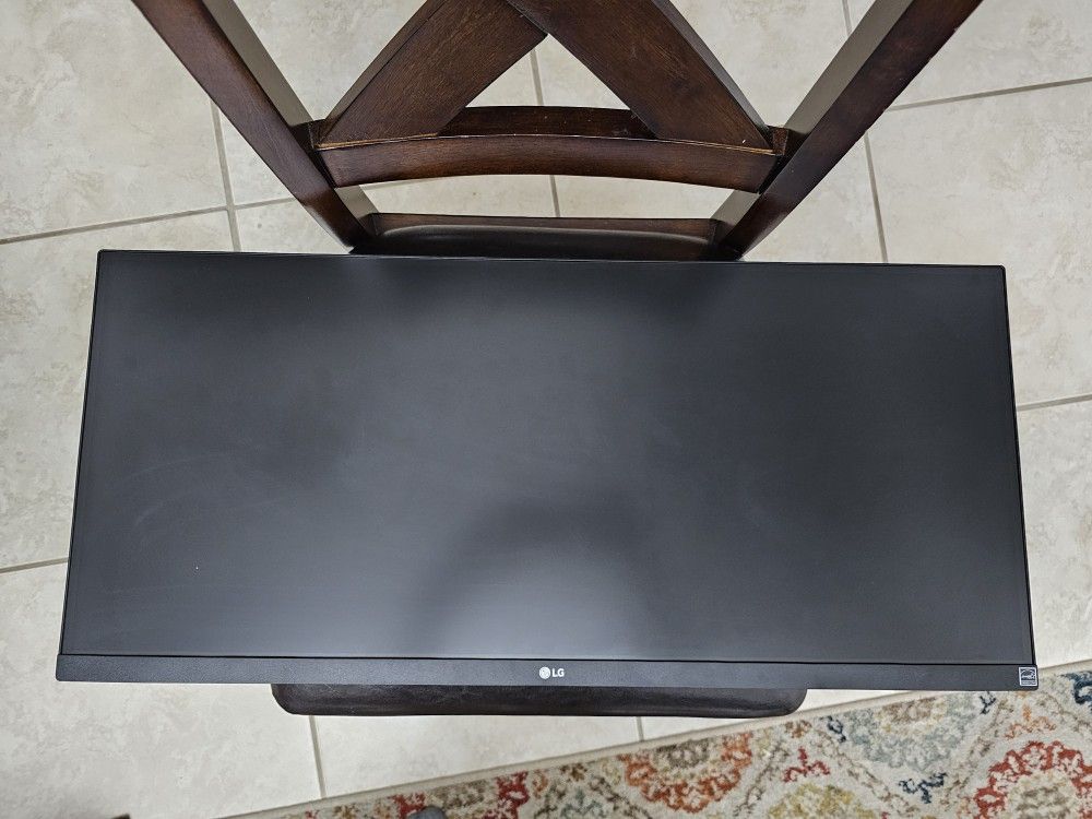  LG 29WP60G-B 2560 x 1080 29" Ultrawide USB-C ips monitor with original stand and monitor arm