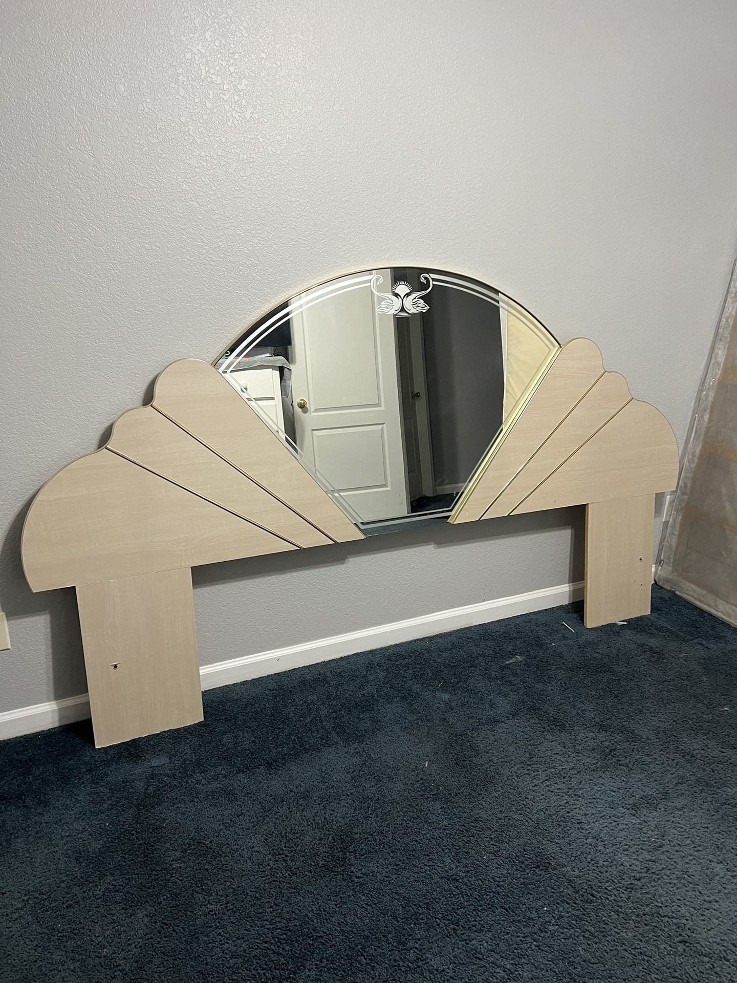KING/CALI KING Mirror Headboard Beige with Gold Accents