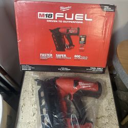M18 FUEL 18-Volt Brushless Lithium-Ion Cordless 21-Degree Duplex Nailer 2844-20