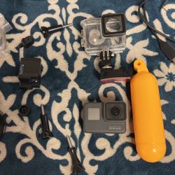 Go Pro Hero 5 With Accessories 