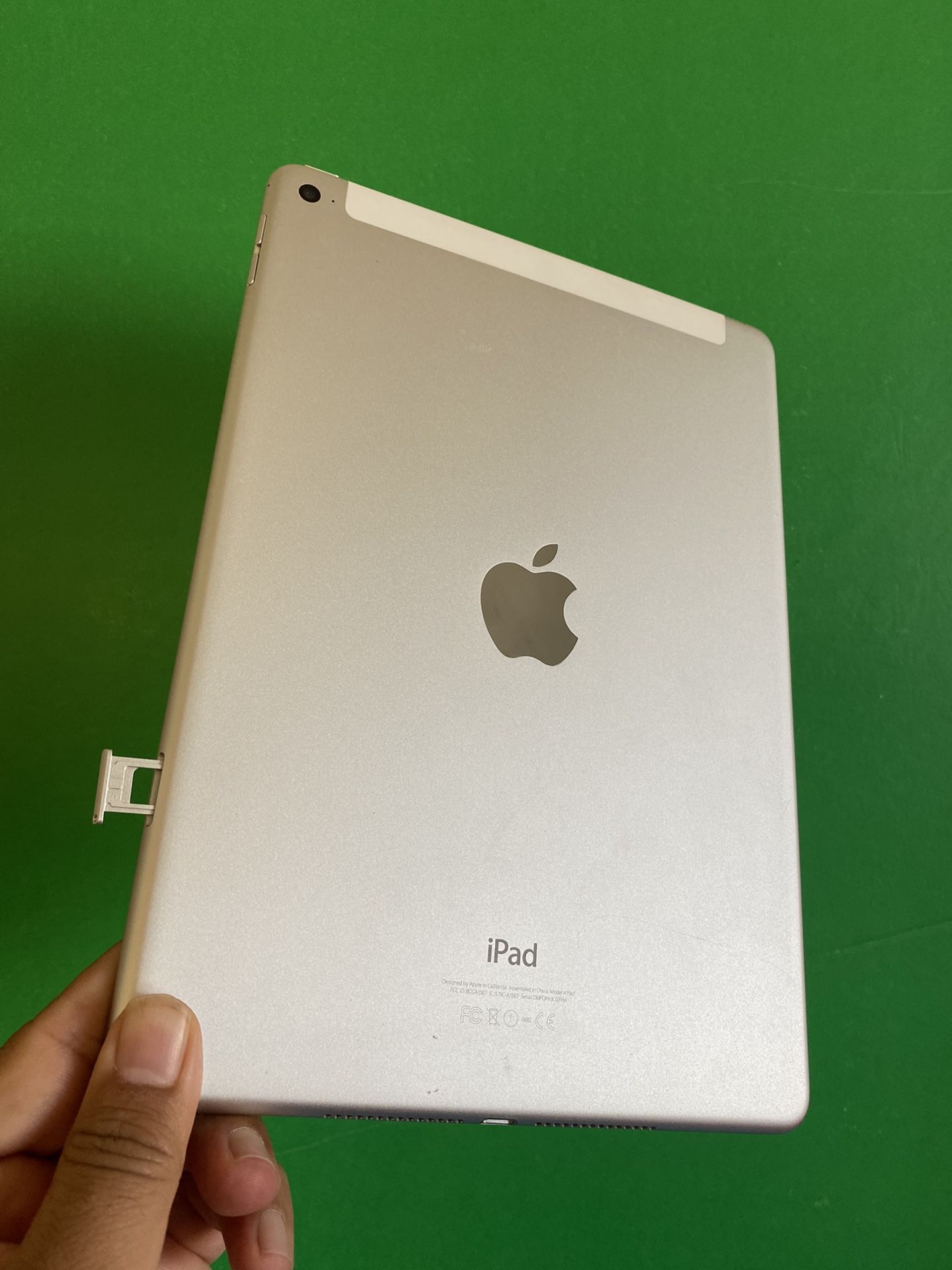 64GB Apple IPad Air 2nd Generation (9.7” Retina Display/ ID / IOS 15) Wifi + Cellular (T Mobile AT&T Verizon etc) with new Accesories