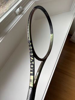 Wilson Blade 100 V8 Tennis Racquet – 4 1/4 Grip