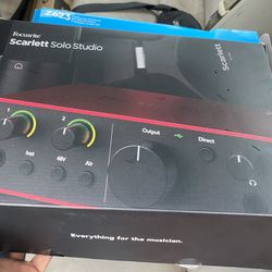 Scarlet Audio Interface And Mic 