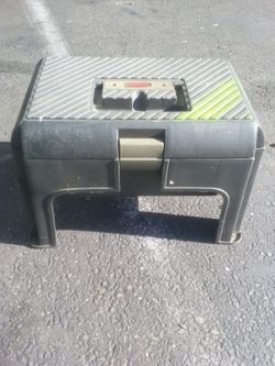 Rubbermaid Storage Step Stool Toolbox Super Tough 