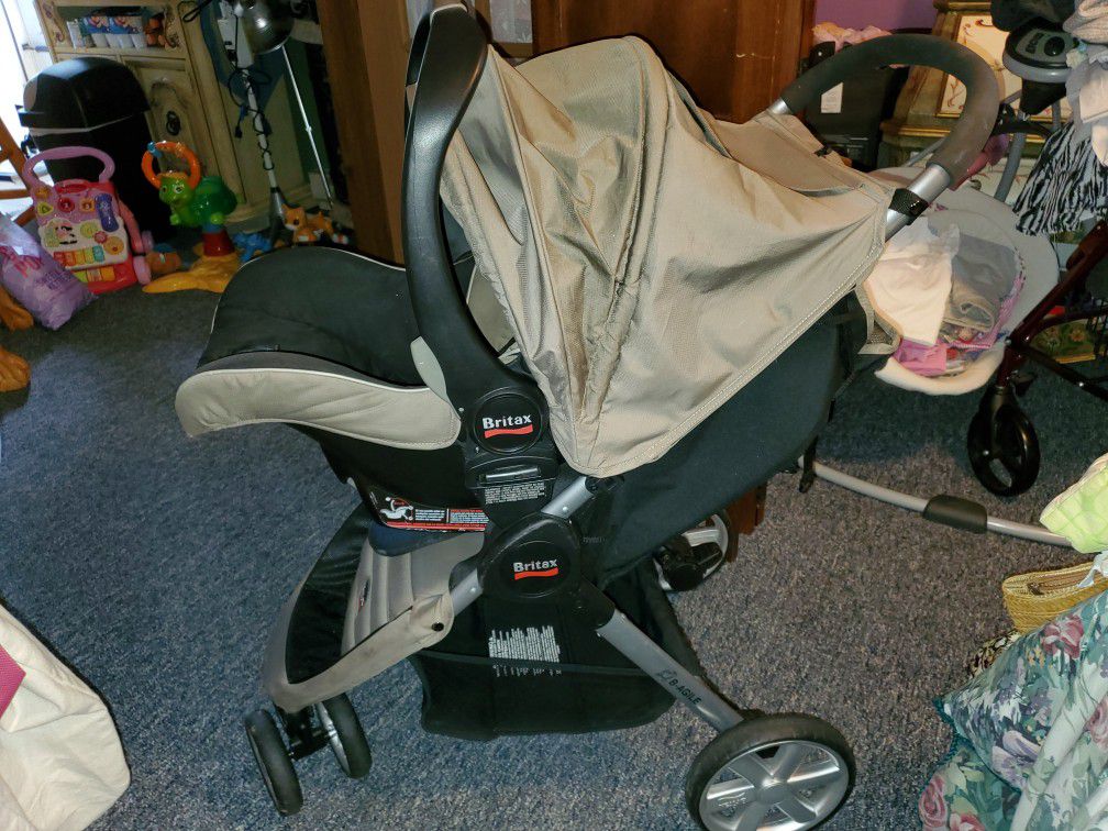 Britax Be Safe Travel System w/3 Bases