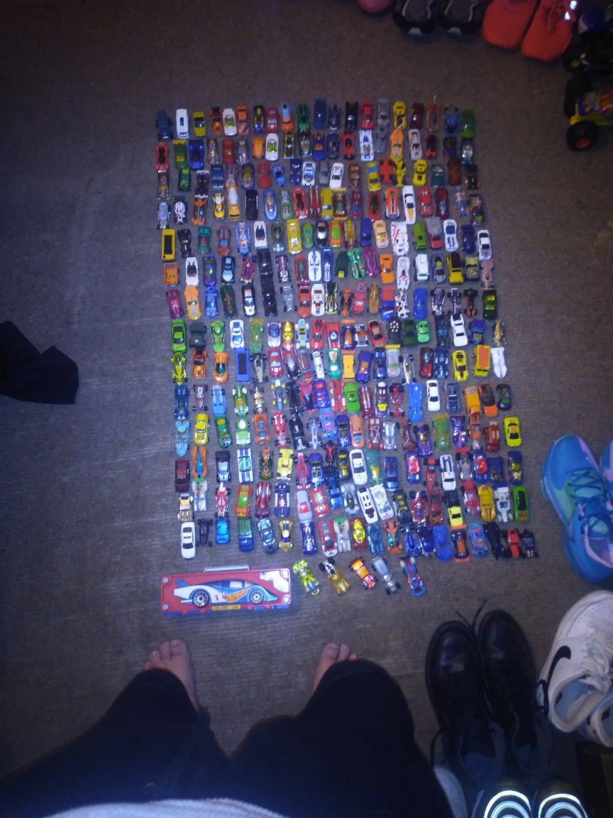 "Hot Wheels" And Other Cars..OVER "280" Cars..