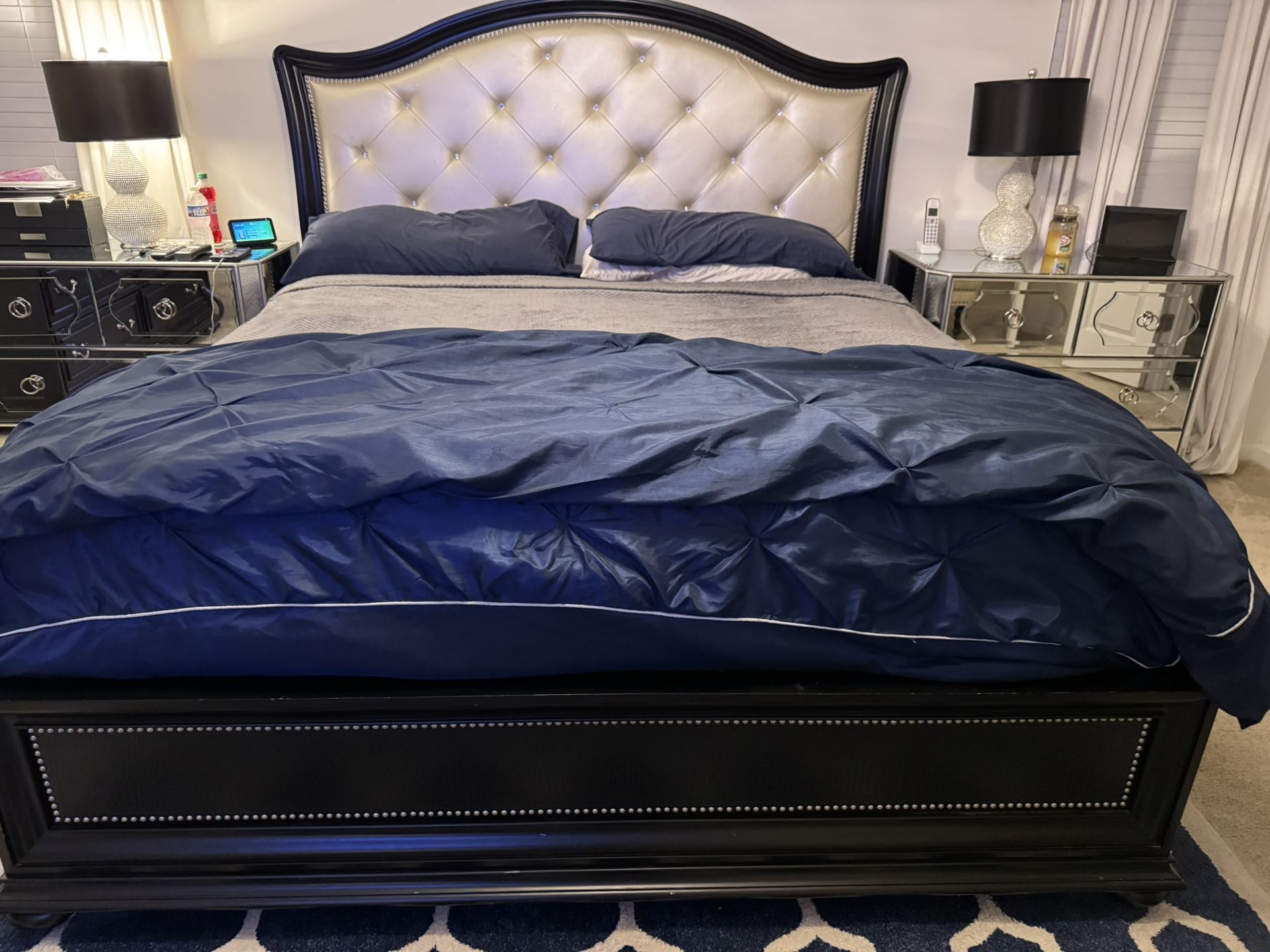 Pulaski- King Bedroom 6 Pcs Set
