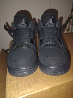 Jordan retro 4s black cat size 7