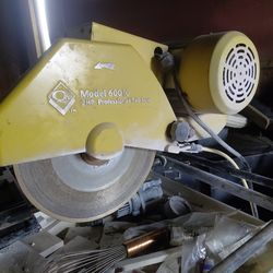 Professional tile saw