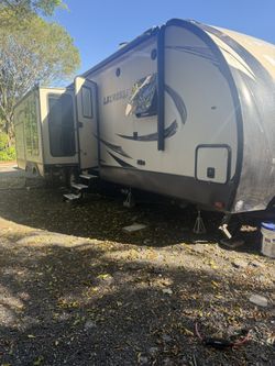 RV LUXURY LACROSSE 2018 36ft