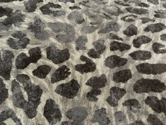 Like New bobs Leopard Print Rug