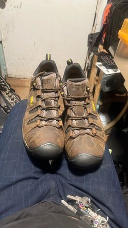Keen Flint II Mens soft toed work shoes size 11  1/2D
