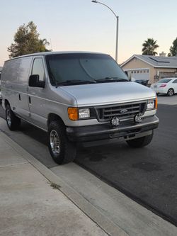2005 Ford E-250