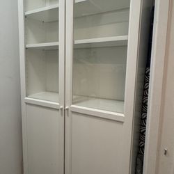 BILLY / OXBERG Bookcase with panel/glass doors, white