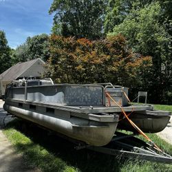 24’ Pontoon Boat For Sale