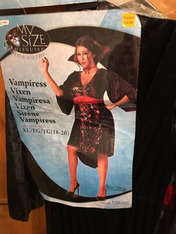 Vampiress size 18-20 new