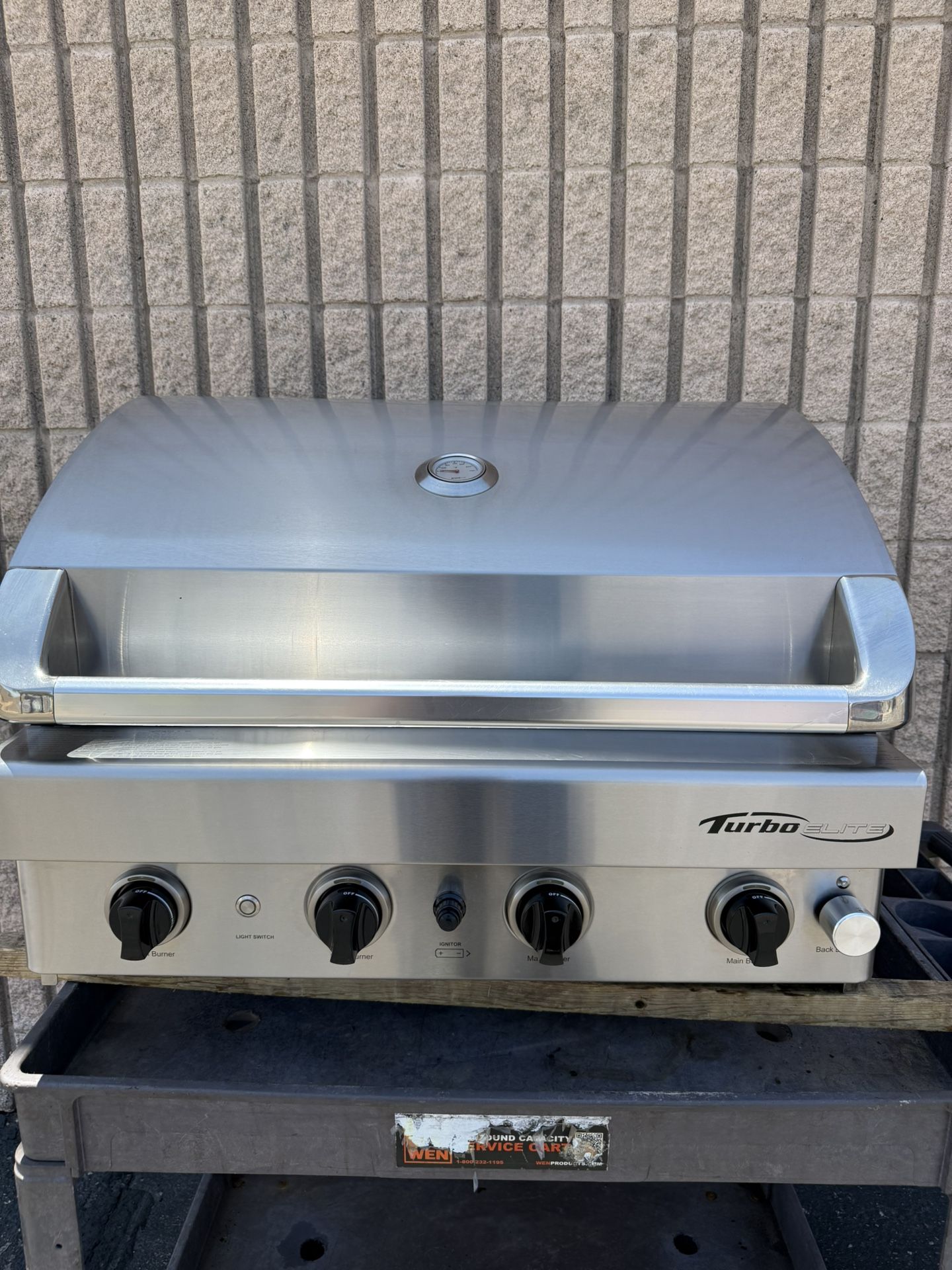 Barbecue Galore 32” Turbo Elite 5 Knob Natural Gas Grill