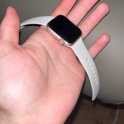 Newer Apple Watch . Worn Twice Works Perfect