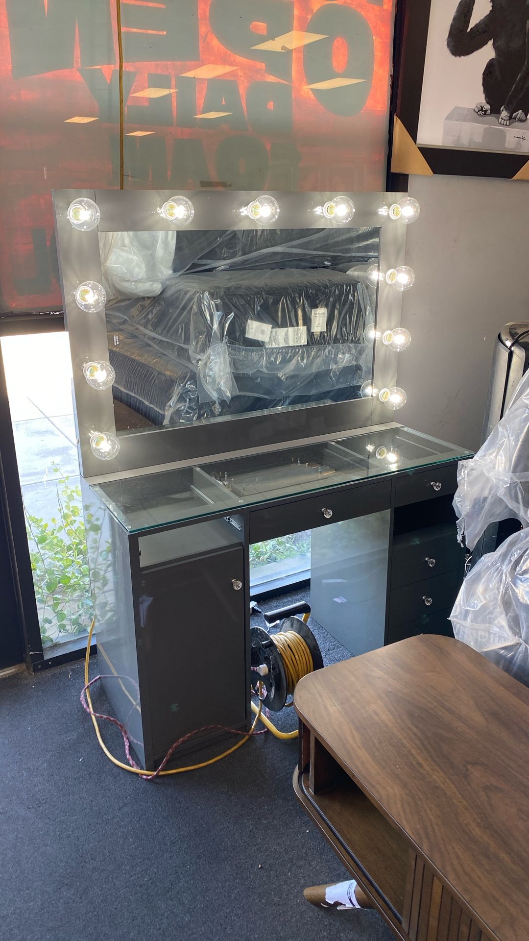 Grey Shiny Vanity With xL Bulbs Not Small Crap. 3 Colors Grey Black Or White In Stock Today $599 Delivered! 