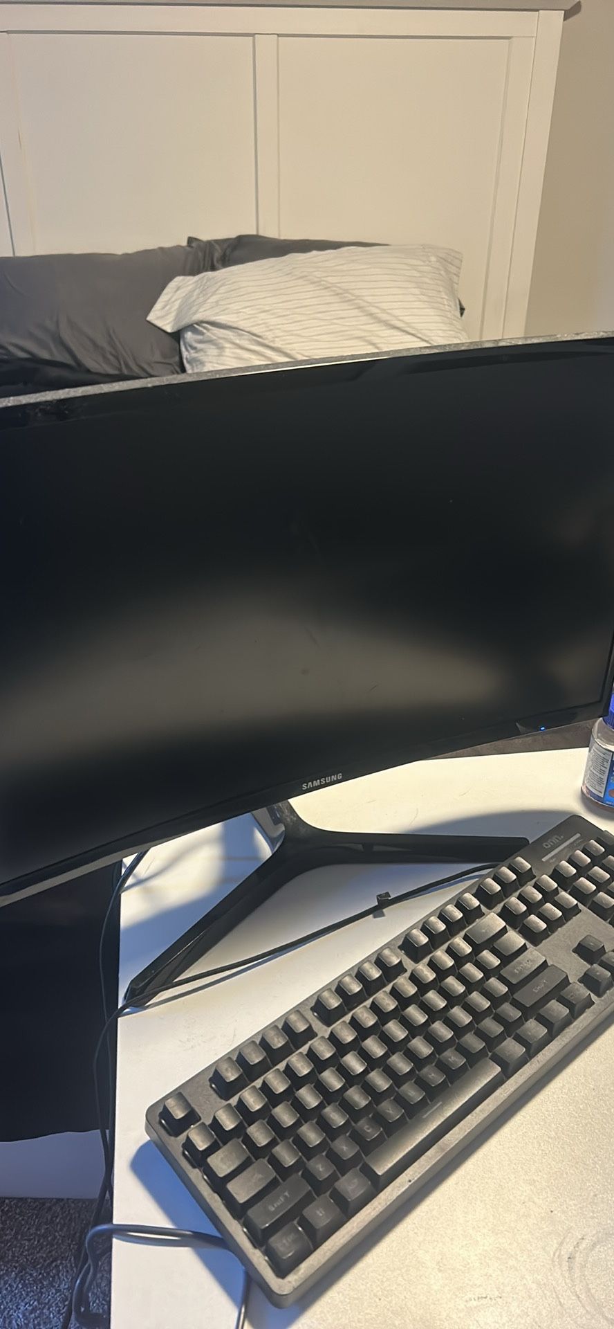 Samsung 32” Curved Monitor & Samsung 32” Curved Monitor + Onn LED Keyboard