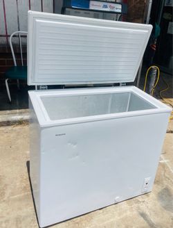 7 ft.³ chest freezer, plugged in working