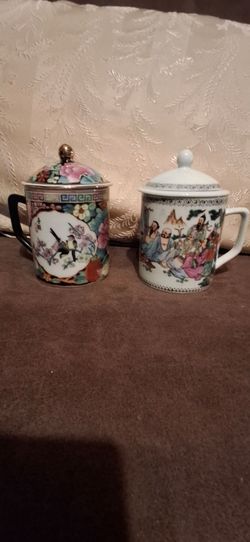 Vintage Chinese porcelain lidded mug set