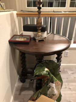 Round end table for 40 Solid wood
