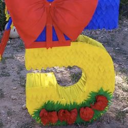 Piñata Snow White number 5 banca nieves número 5