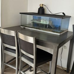 Table With 2 Chairs 