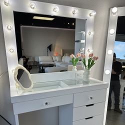 NEW Vanity Mirror & Table Desk Set for Make Up Room Organizer — Warehouse SALE Clearance