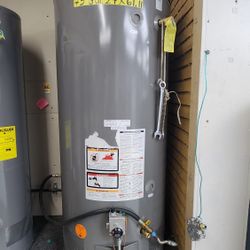 40 GALLON REFRIGERATOR WITH 1YEAR WARRANTY/1 AÑO DE GARANTIA POR ESCRITO 