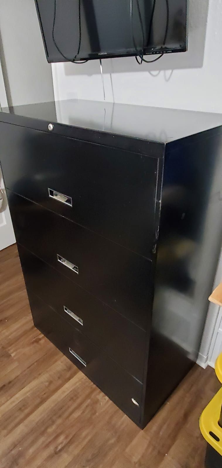 4 drawer File cabinet