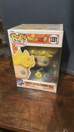 Super Saiyan trunks with sword