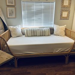 Rattan Bed