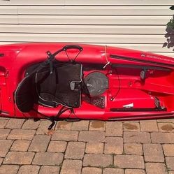 Fishing kayak with accessories Tarpon 100 Wilderness Systems Garmin striker 
