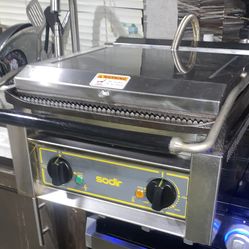 Panini Grill MSRP $1800 For $350 firm Fort Lauderdale Send me your number for priority