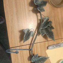3 Ring Leaf Coat Hook