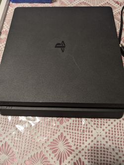PlayStation 4 Slim 1Tb With Games