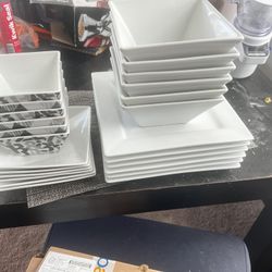 Crate And Barrel Dish Set