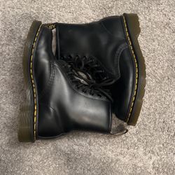 Dr. Martens 